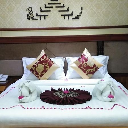 Palace Hotel Mandalay Esterno foto