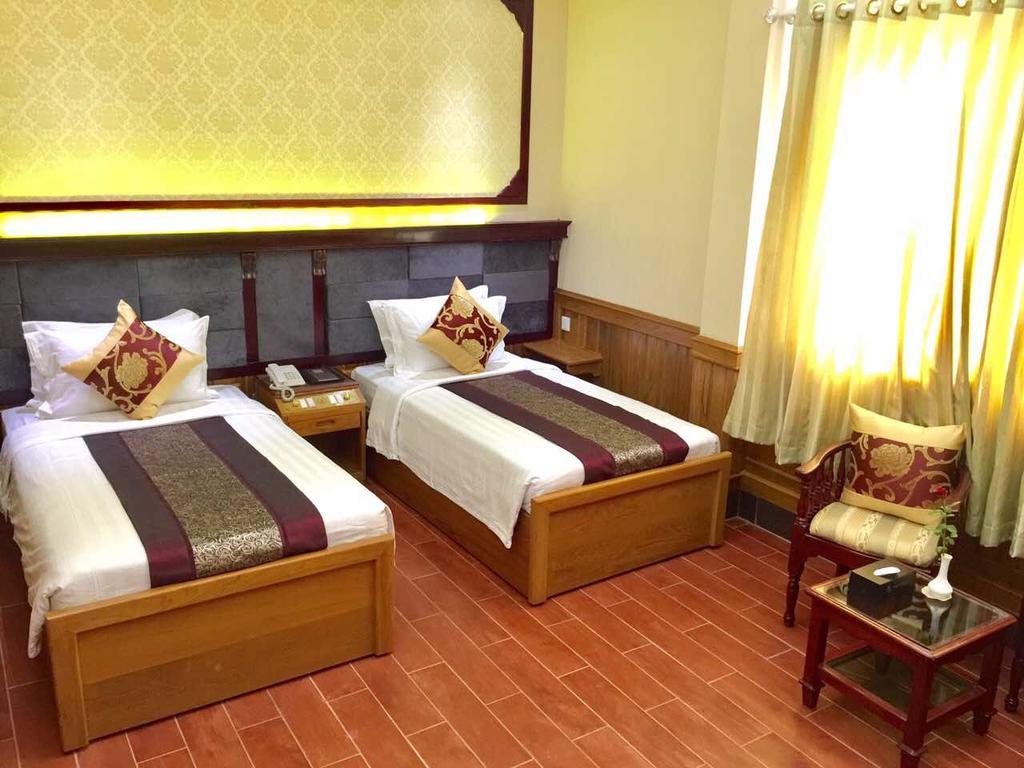 Palace Hotel Mandalay Esterno foto