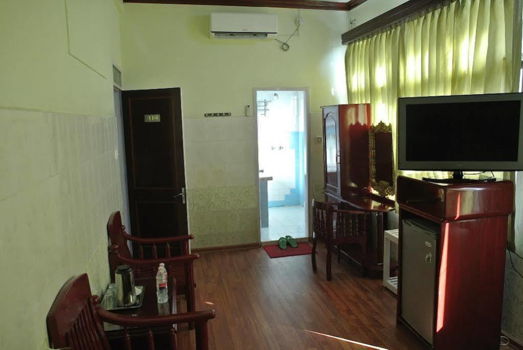 Palace Hotel Mandalay Esterno foto