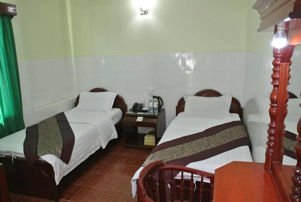 Palace Hotel Mandalay Esterno foto