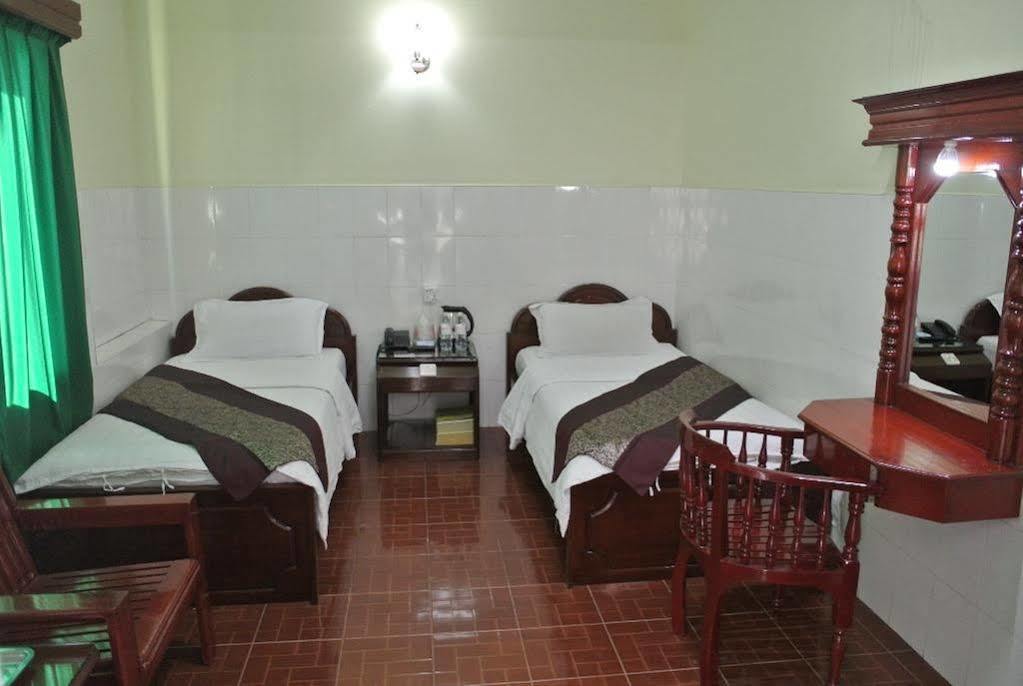 Palace Hotel Mandalay Esterno foto